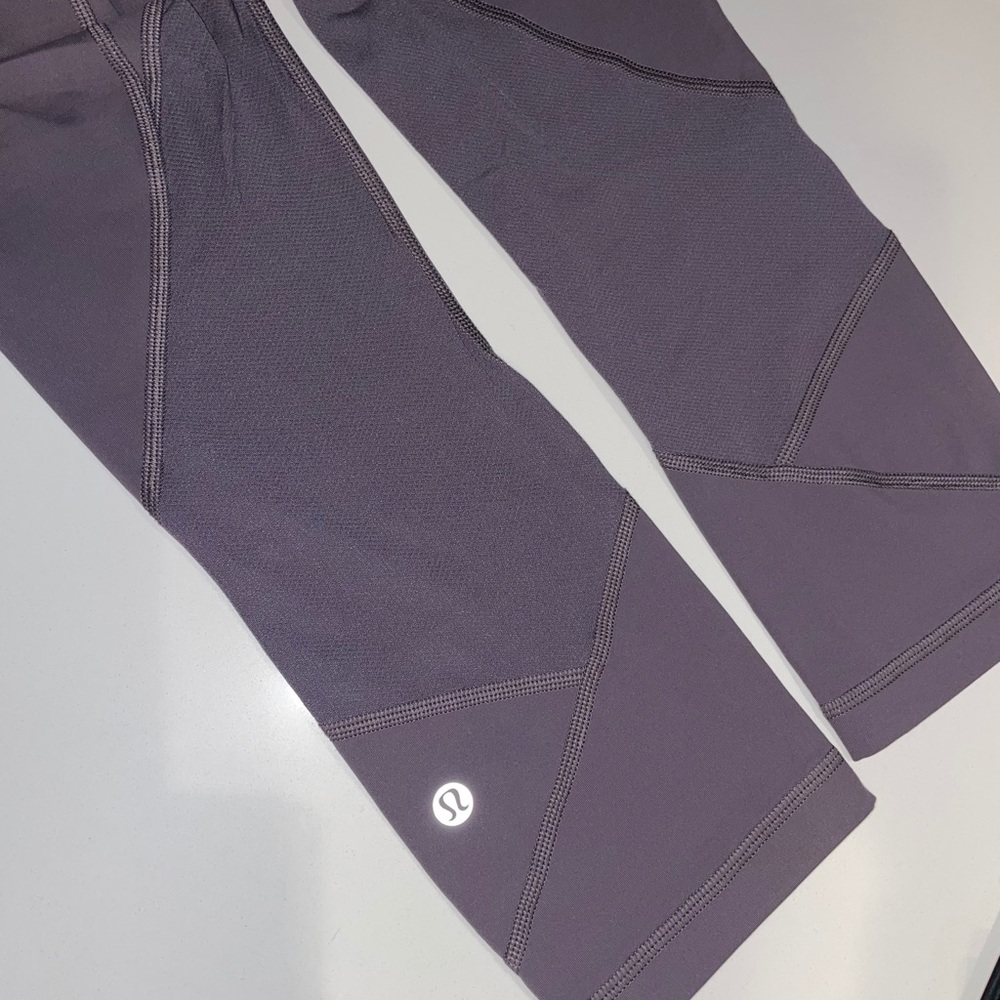 Lululemon leggings 23” - SIZE: 4